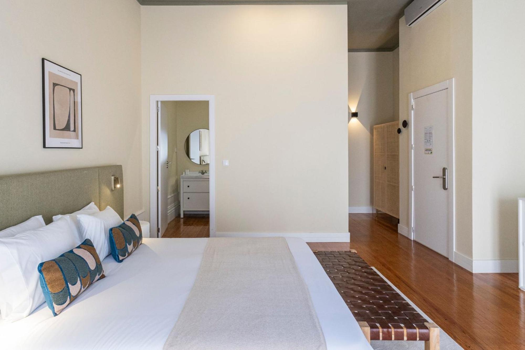 Guesthouse Bonjardim By Lovelystay Porto Exterior photo